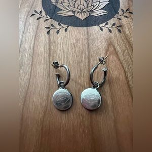 👄 Jonda Kisses sterling silver earrings